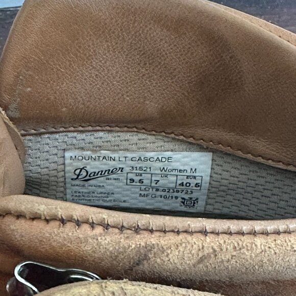 Danner Women's Mountain Light Cascade Hiking Boots - Picture 12 of 13